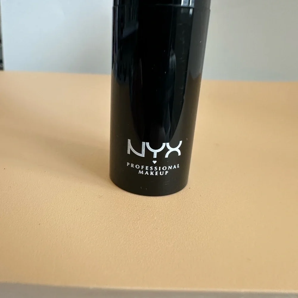 🩷5-$10 NYX Shout Loud Lipstick So Dramatic